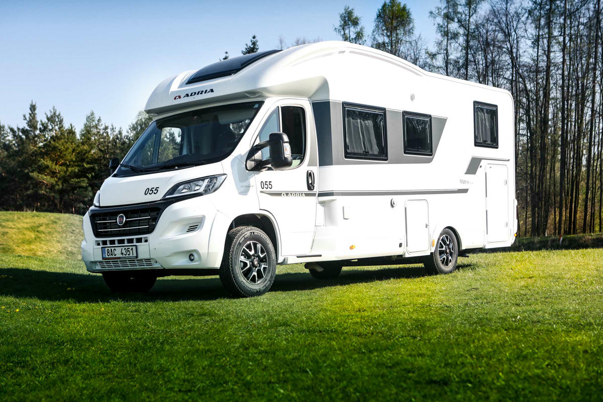Anywhere Campers, Adria Matrix M670SL, 4-Bett Premium Wohnmobil, Außenansicht